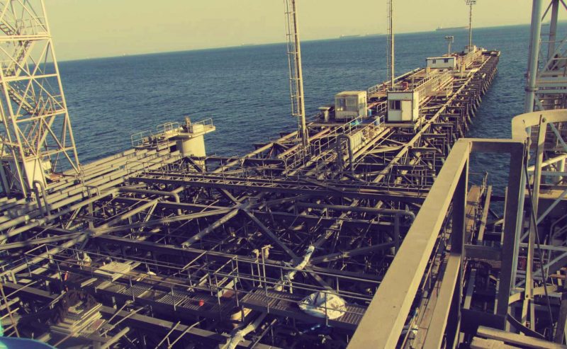 تعمیرات اساسی اسکله T-جزیره خارگ-شرکت پایانه های نفتی ایرانو شرکت ساحل پرتوآذر
